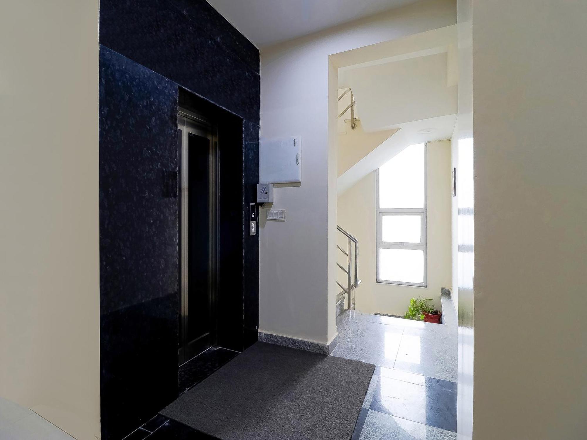 Treebo Rejoice 52 - 3Km From Huda City Metro Station Badshahpur Exterior foto