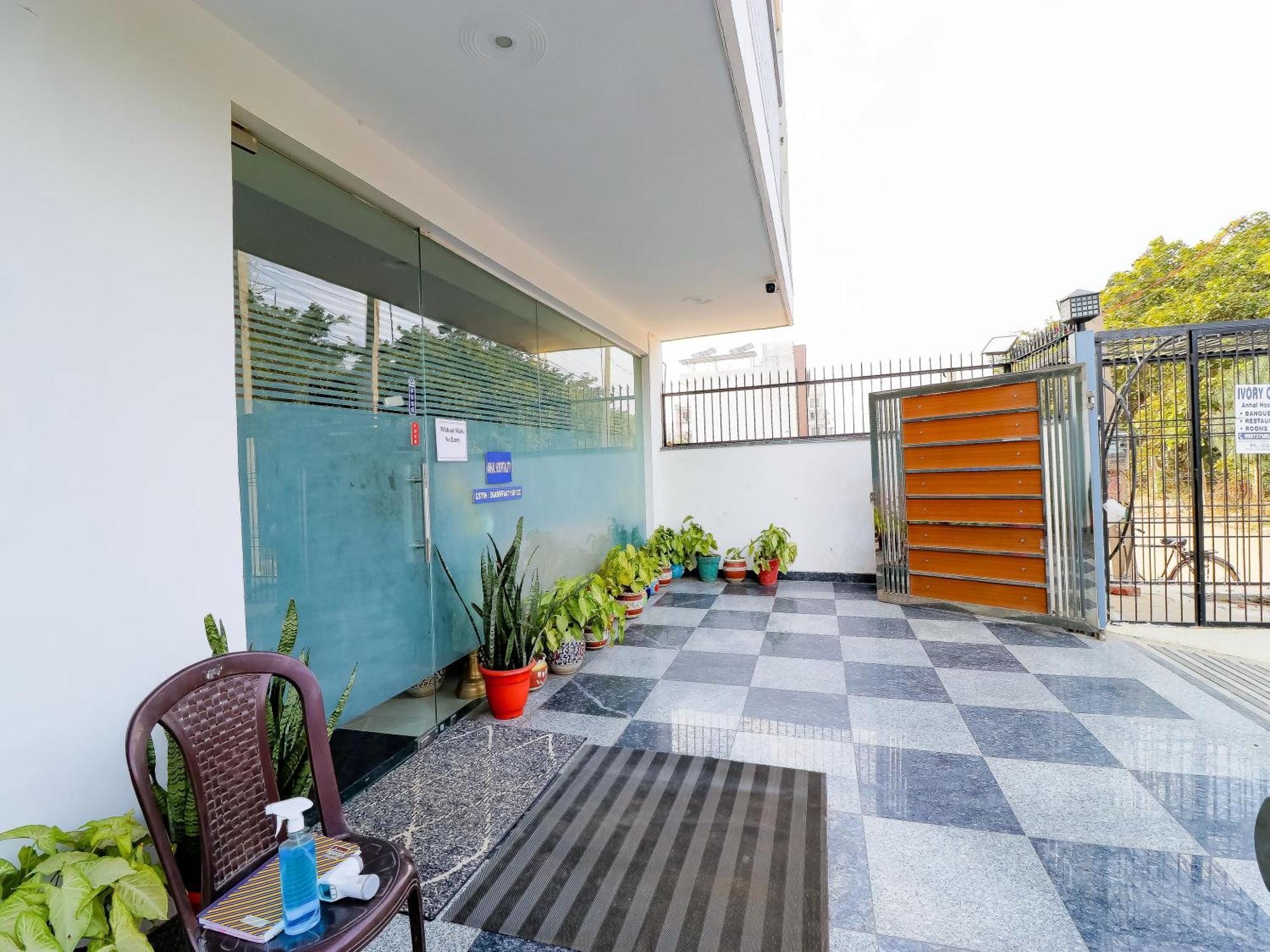 Treebo Rejoice 52 - 3Km From Huda City Metro Station Badshahpur Exterior foto