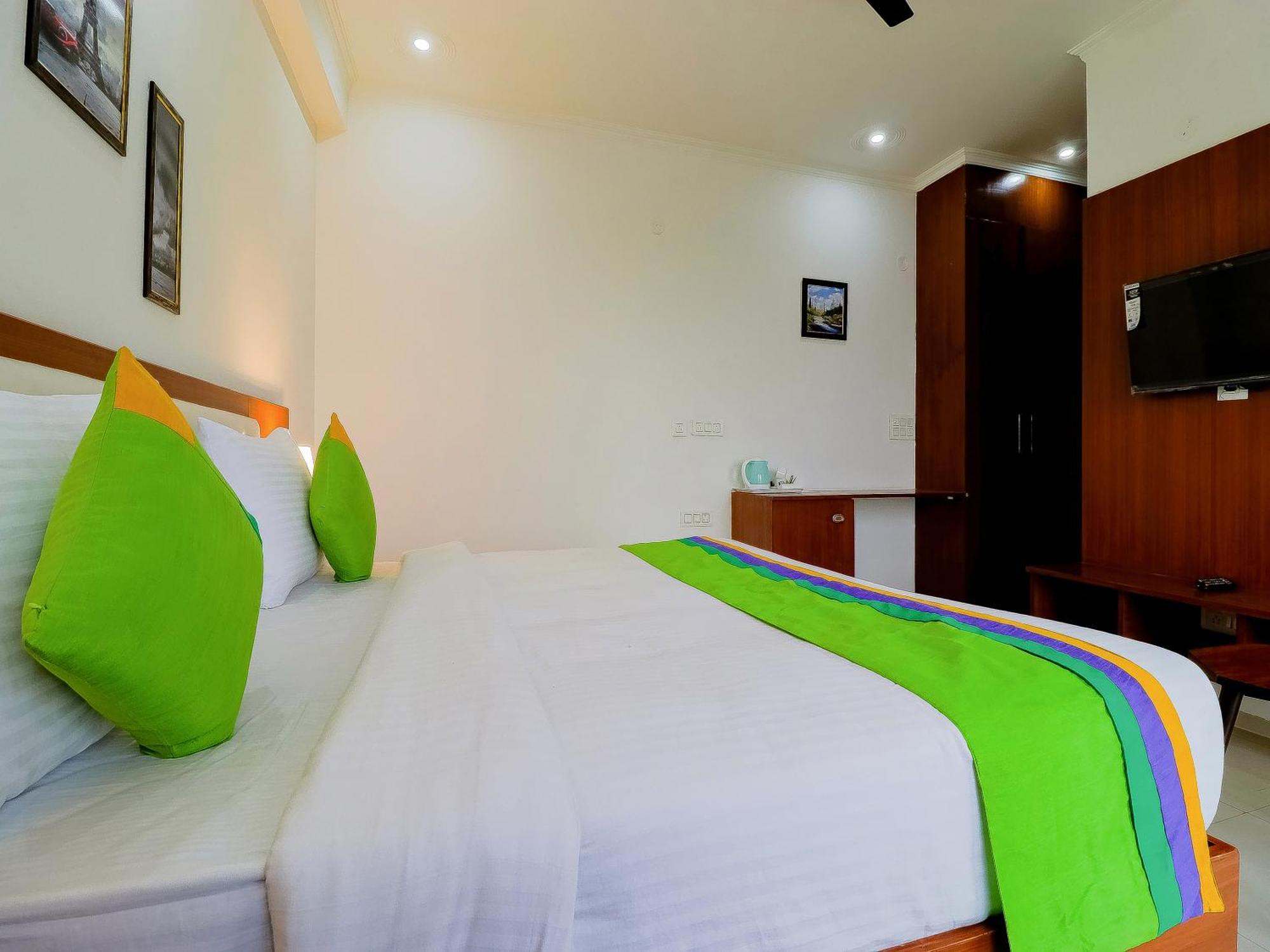 Treebo Rejoice 52 - 3Km From Huda City Metro Station Badshahpur Exterior foto