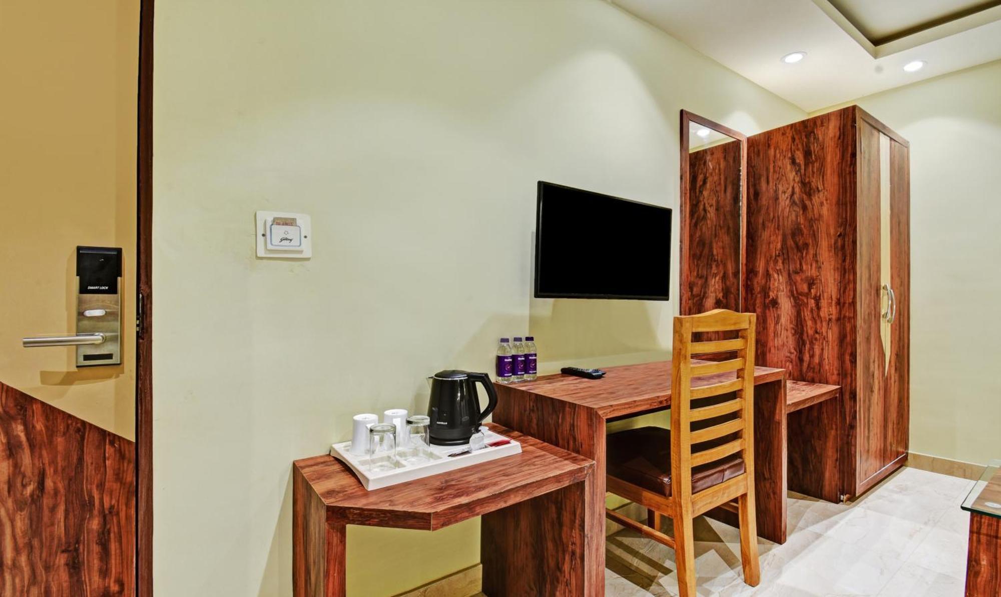 Treebo Rejoice 52 - 3Km From Huda City Metro Station Badshahpur Exterior foto
