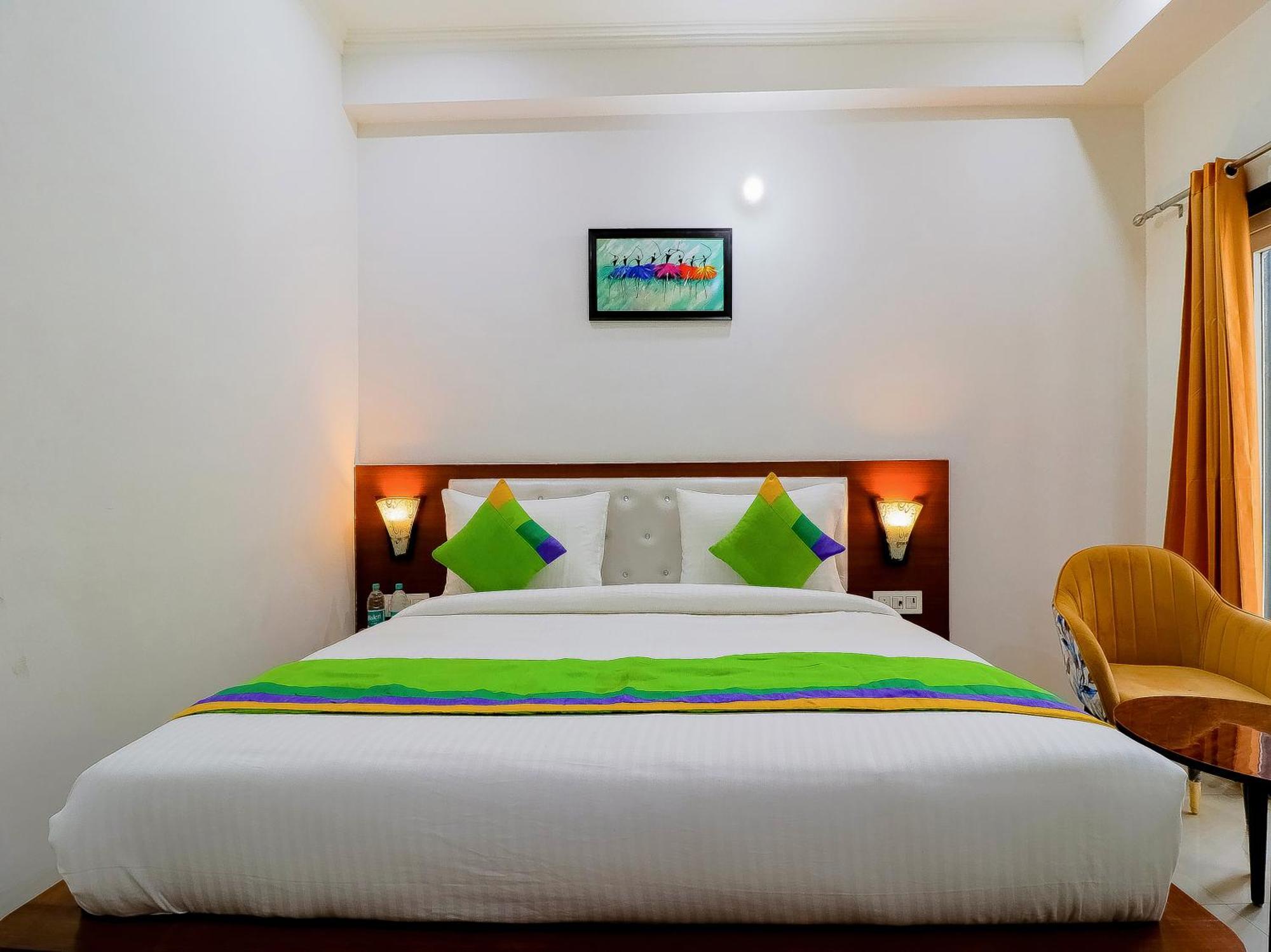 Treebo Rejoice 52 - 3Km From Huda City Metro Station Badshahpur Exterior foto